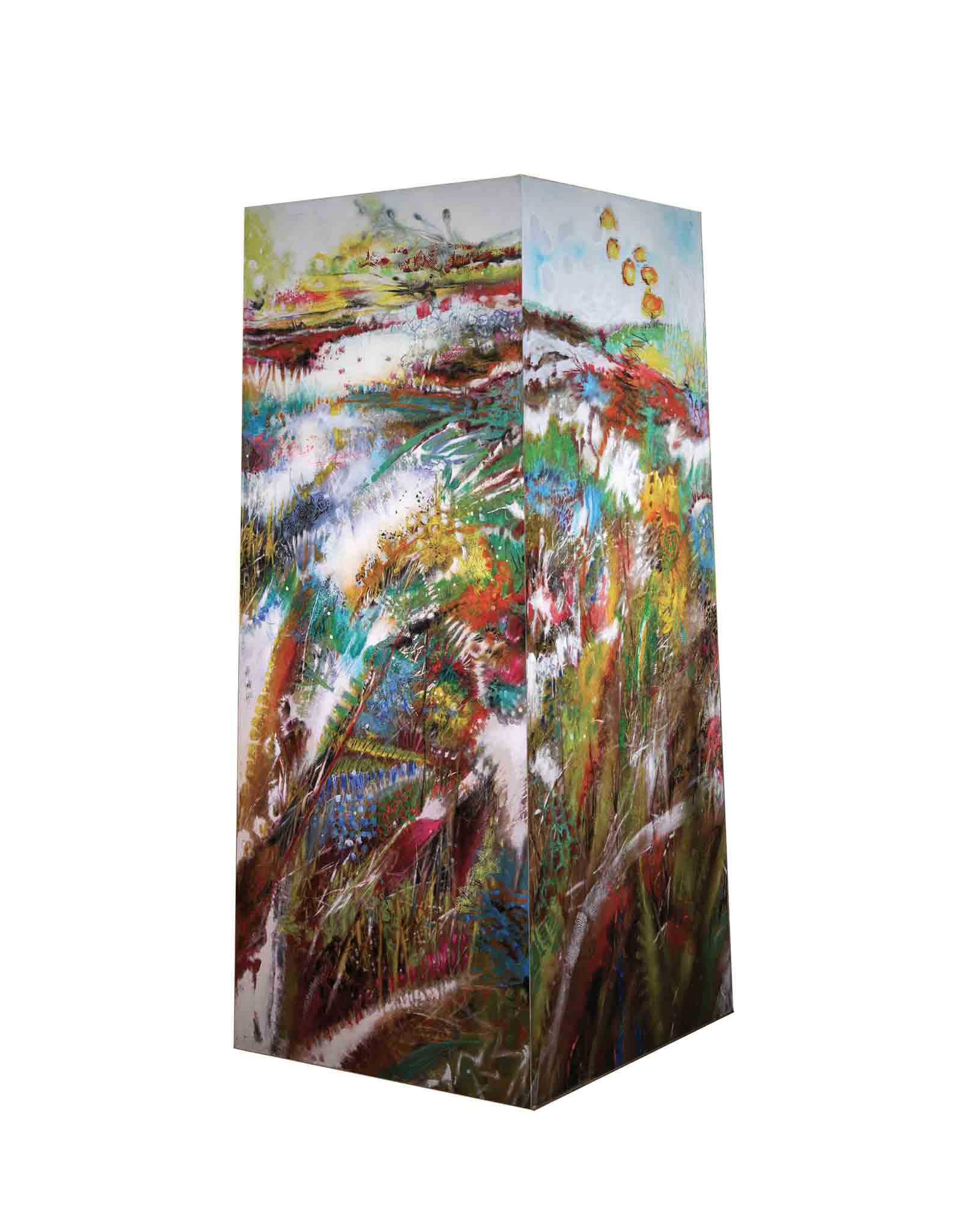 « Esprit nature », installation de 4 panneaux de 250 (h) x 90 (l) cm en parallélépipède rectangle de base carrée, acrylique sur textile.
